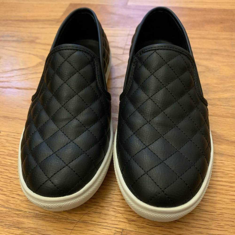 Steve Madden Black Quilted Slip On Shoe